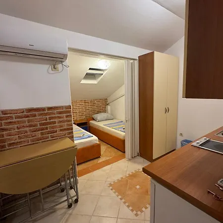 3316f Lägenhet Povljana